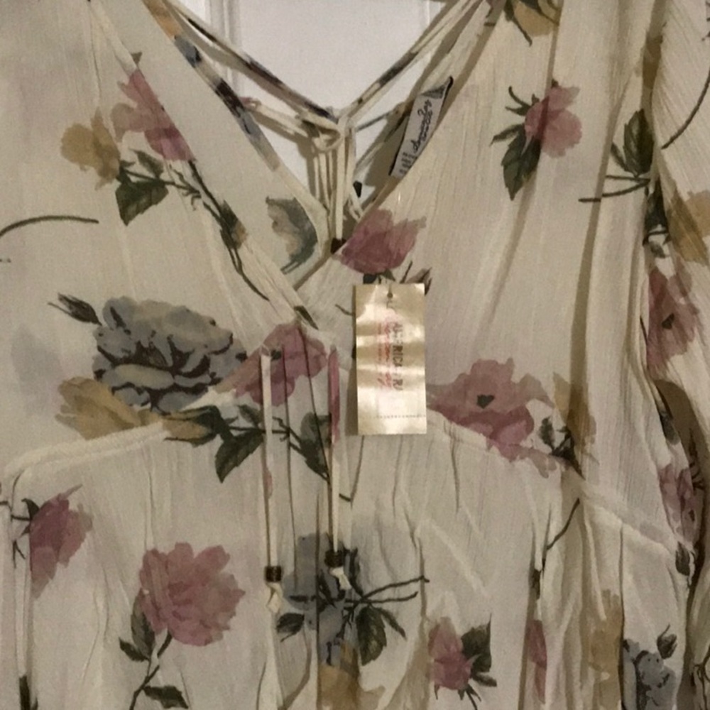 New Floral Hippie Style top - Picture 3 of 6
